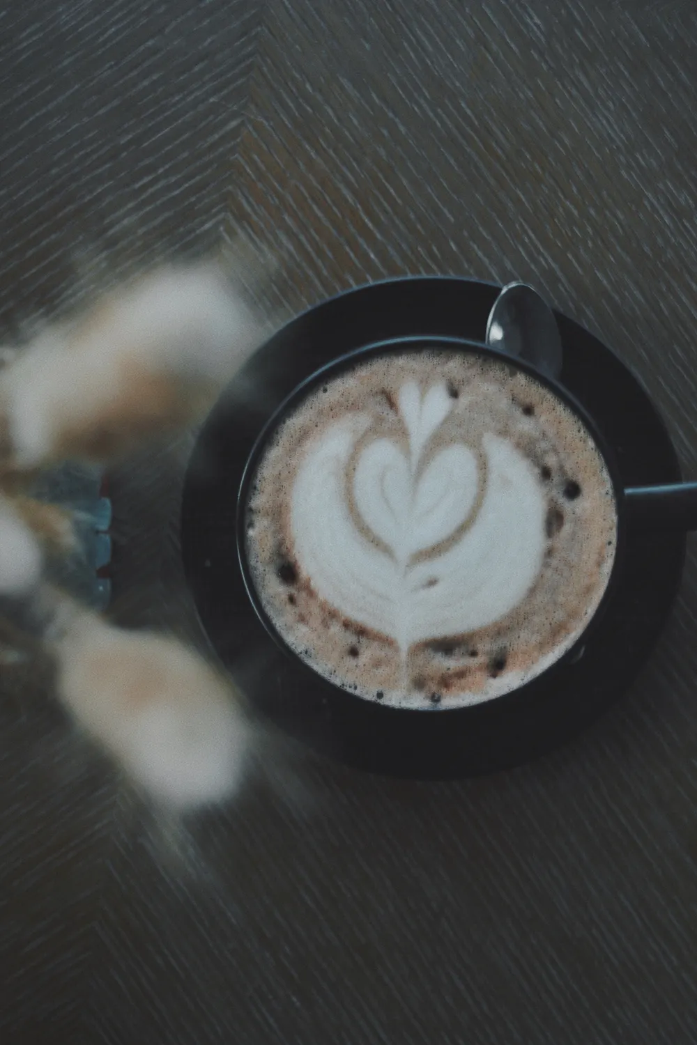 Latte with leaf art